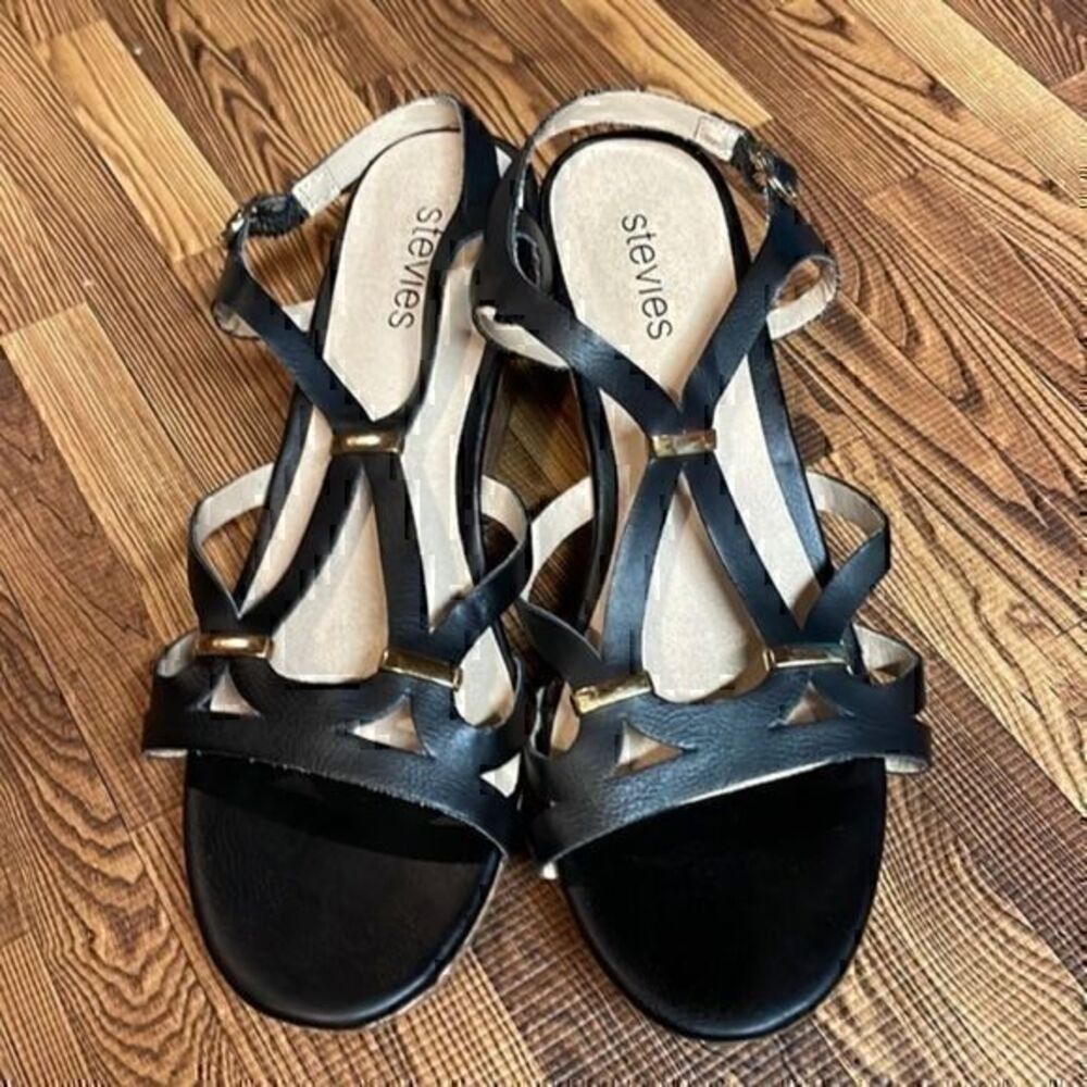 Stevies big girls wedged black sandals. Size 3.